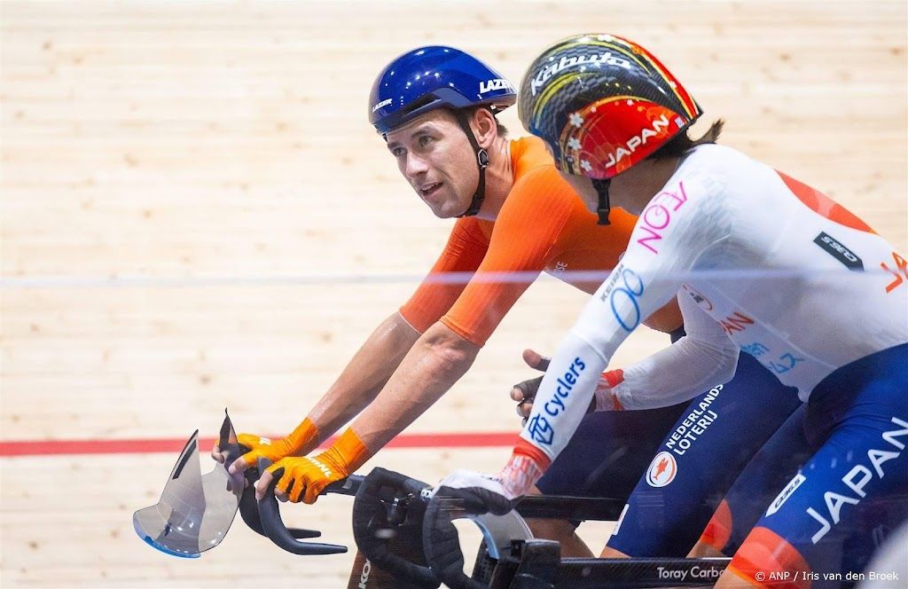 Baanrenner Hoppezak net naast podium op onderdeel scratch bij WK