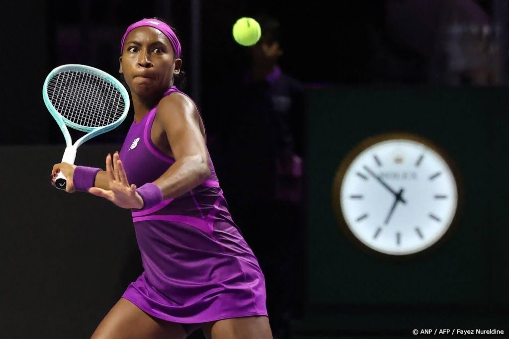 Gauff wint op WTA Finals eindelijk weer eens van Swiatek