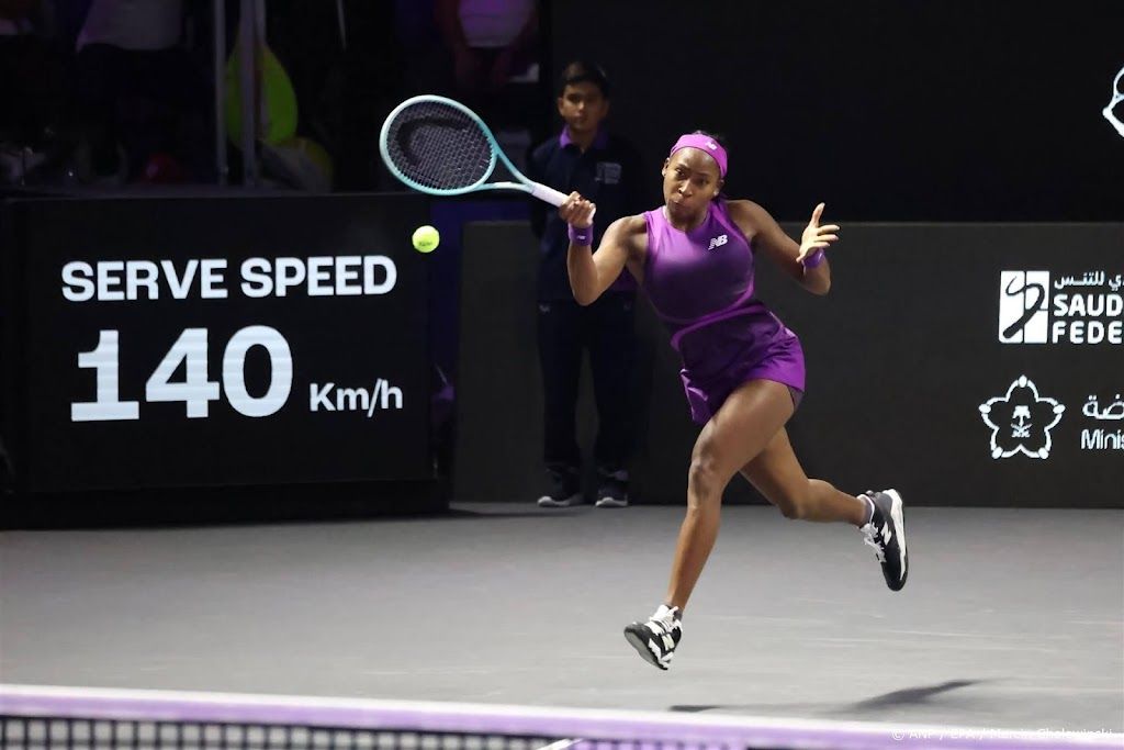 Gauff verslaat Sabalenka en treft Zheng in eindstrijd WTA Finals