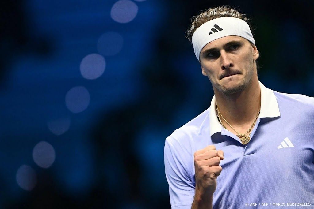 Tennisser Zverev begint ATP Finals met zege op Roeblev