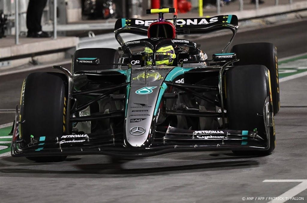 Hamilton wint vrije training in Las Vegas, Verstappen vijfde