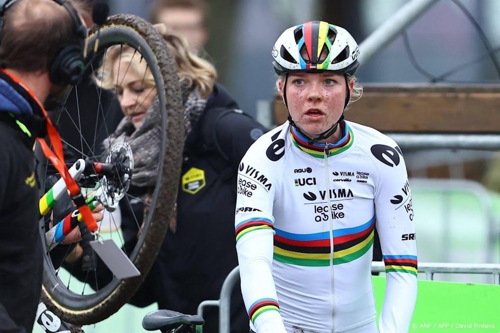 Veldrijdster Van Empel oppermachtig in wereldbekercross Gavere