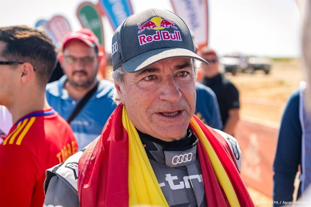 Sainz (62) gaat voor vijfde zege Dakar Rally in weer andere auto