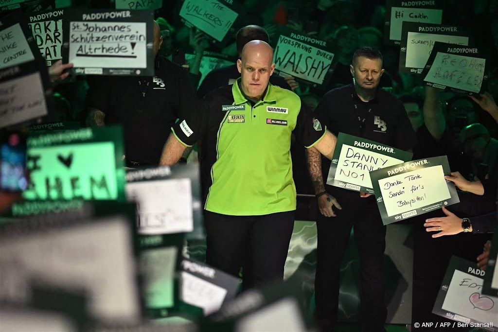 Van Gerwen loopt wereldtitel mis na ruime nederlaag tegen Littler