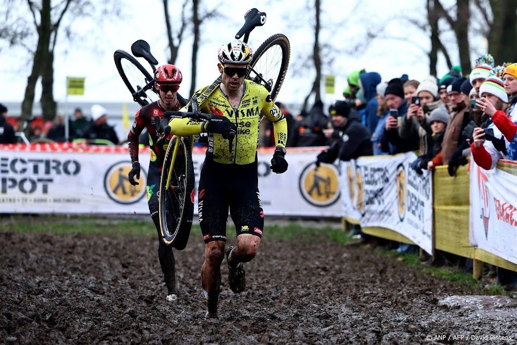 Van Aert boekt in Gullegem eerste crosszege van deze winter