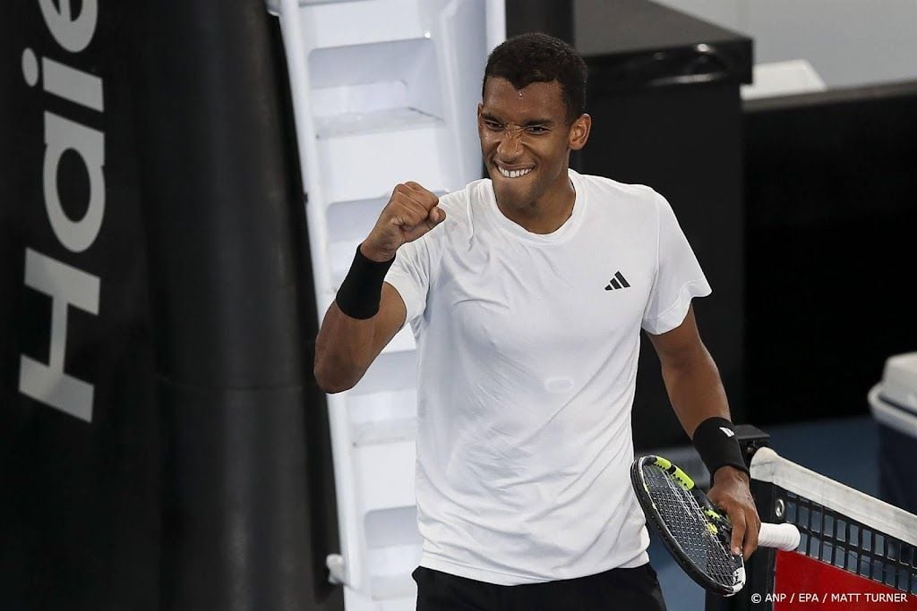 Auger-Aliassime naar tennisfinale in Adelaide 