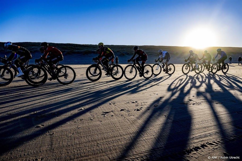 Dupont houdt Sinkeldam af van tweede zege in strandrace Egmond