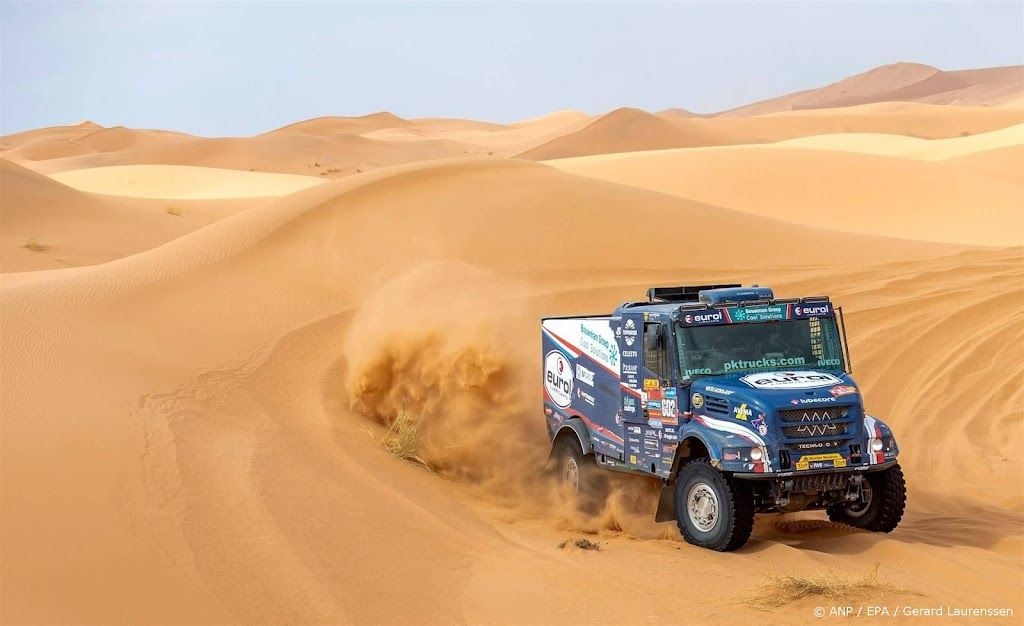 Trucker Van den Brink verliest tijd in strijd om plek twee Dakar