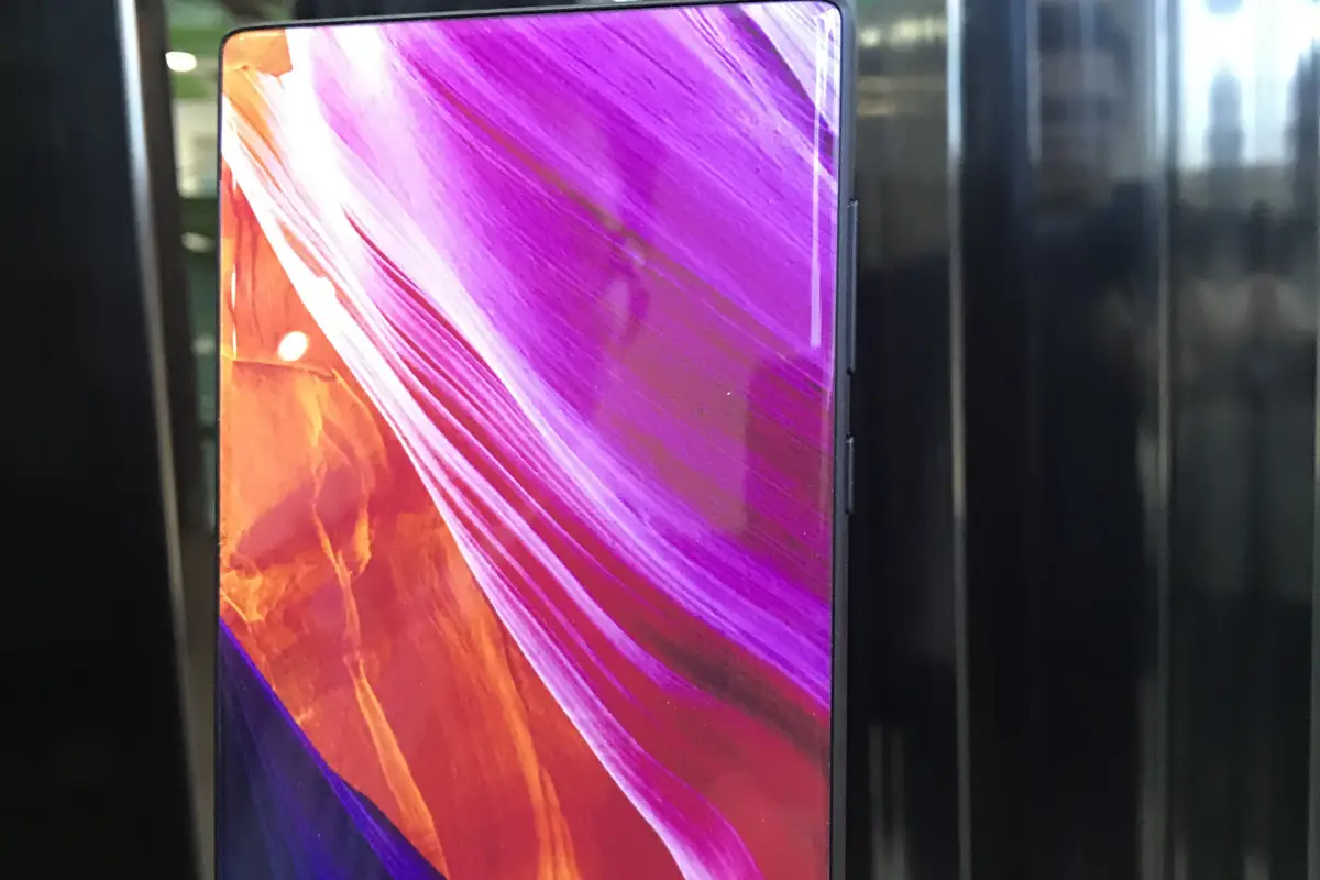 'Bezelless' Elephone S8 nearing launch, here's some more info (photos)