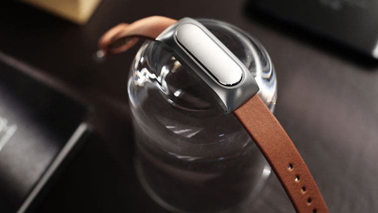 Xiaomi MiBand now has a leather strap option