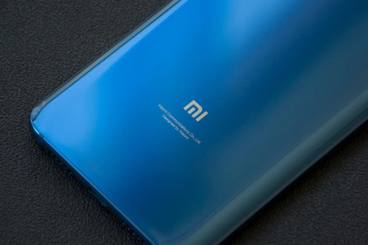 Second Bunch of Xiaomi Mi 8 as well as Blue & Gold Variant Went on Sale