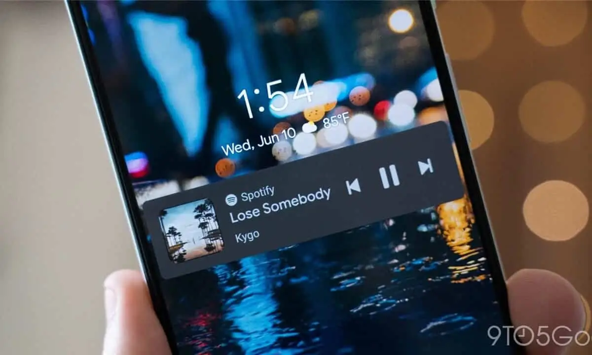 Google Confirms: Android 11 Lockscreen No Longer Displays Song Album Art