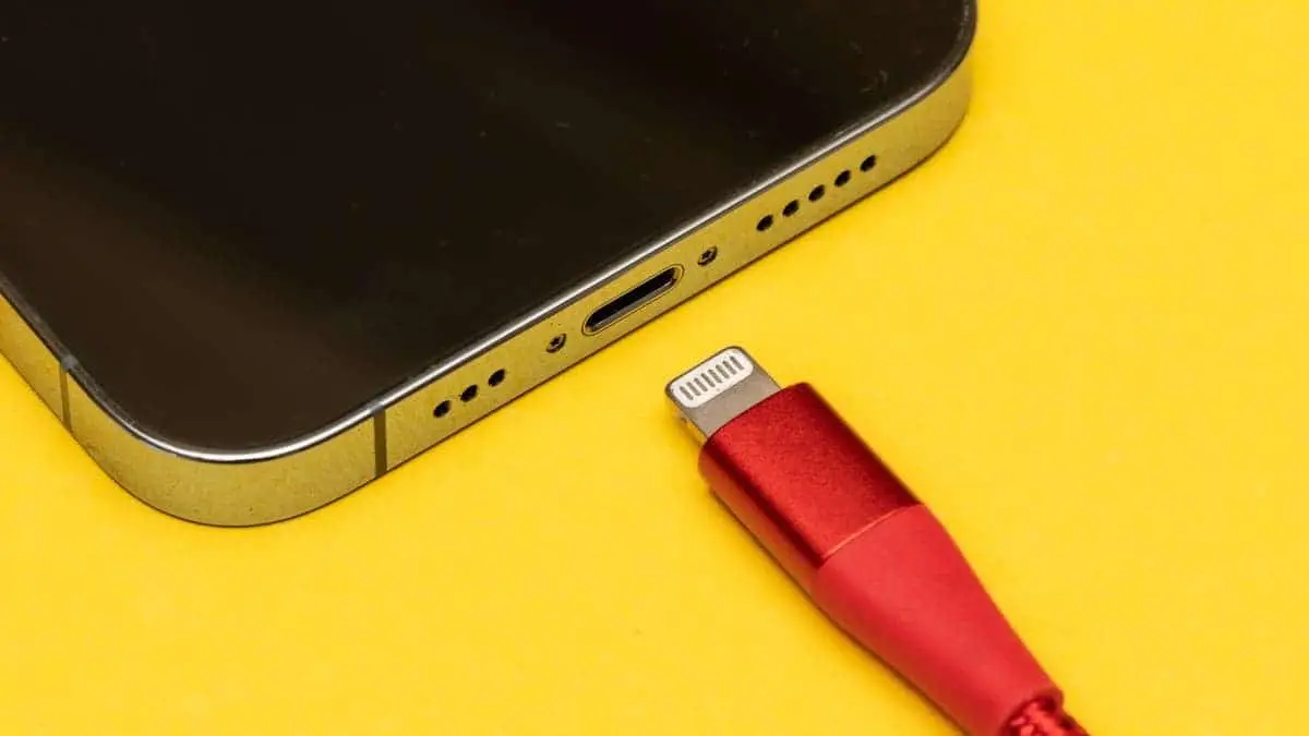 Apple confirms the iPhone switch to USB-C
