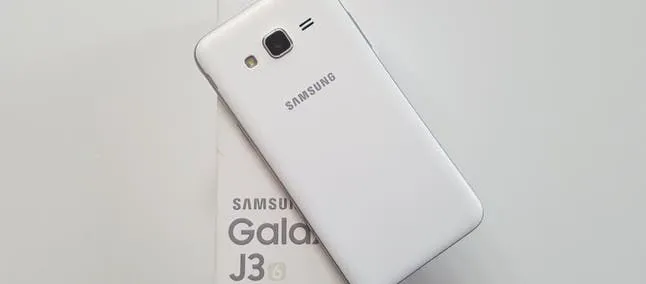After delaying, Samsung releases Oreo for the Galaxy J3 (2017)