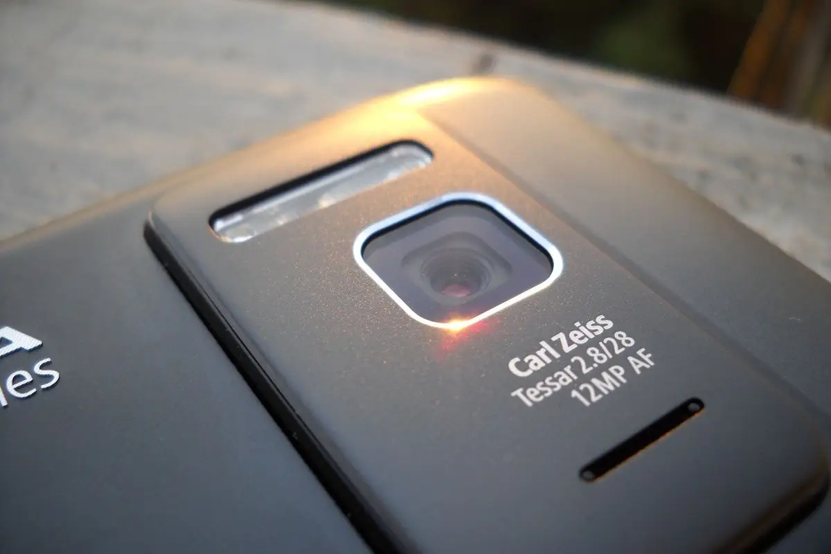 Upcoming Nokia flagship models could pack Carl Zeiss lens cameras