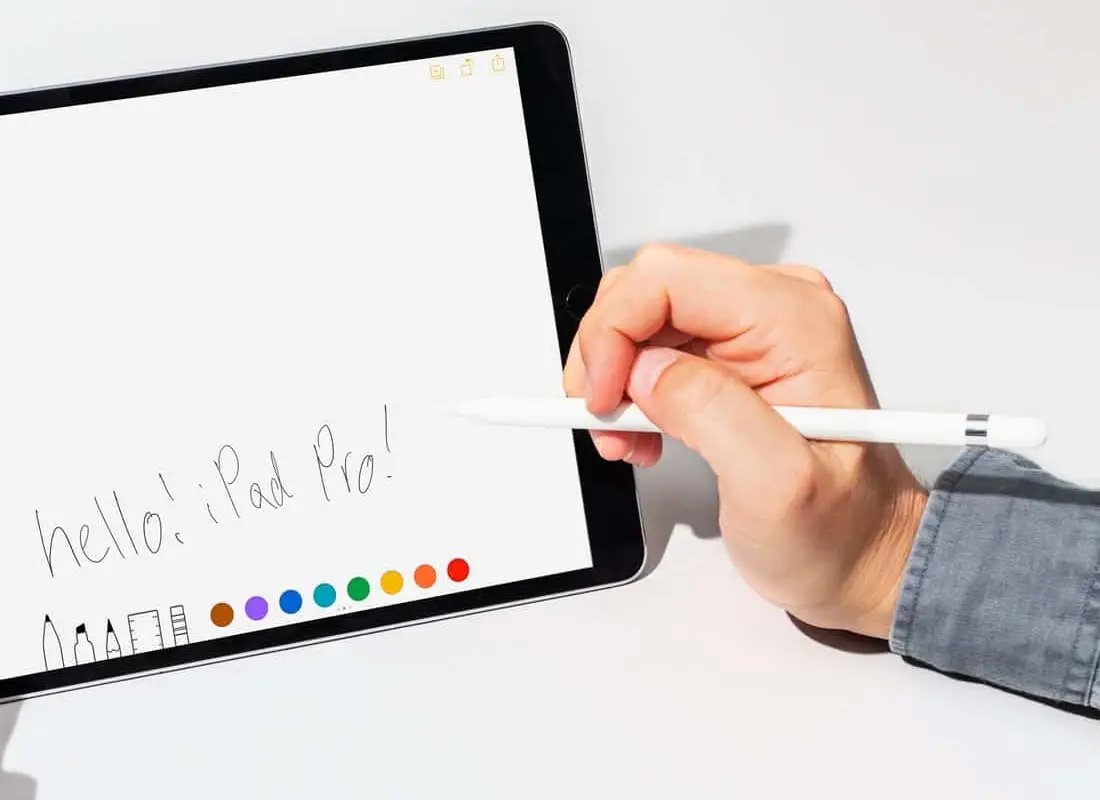 Apple patents a new Pencil with more gestures, finger recognition and built-in camera