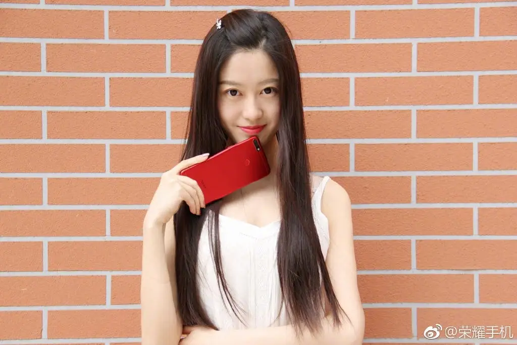 Honor Play 7C Flame Red Going on Sale Tomorrow at 899 Yuan