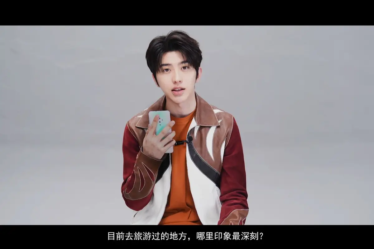 Vivo S5 Appears in Video by Mistake During an Interview