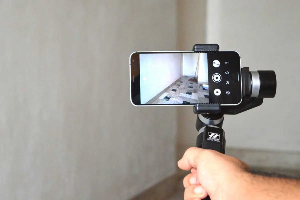 Z1-Smooth handheld stabilzer review: A worthy addition to your backpack