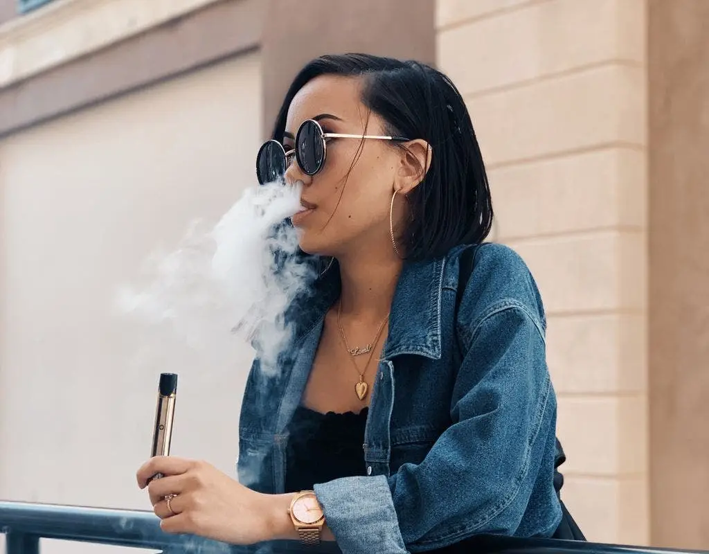 5 reasons why celebrities love vaping