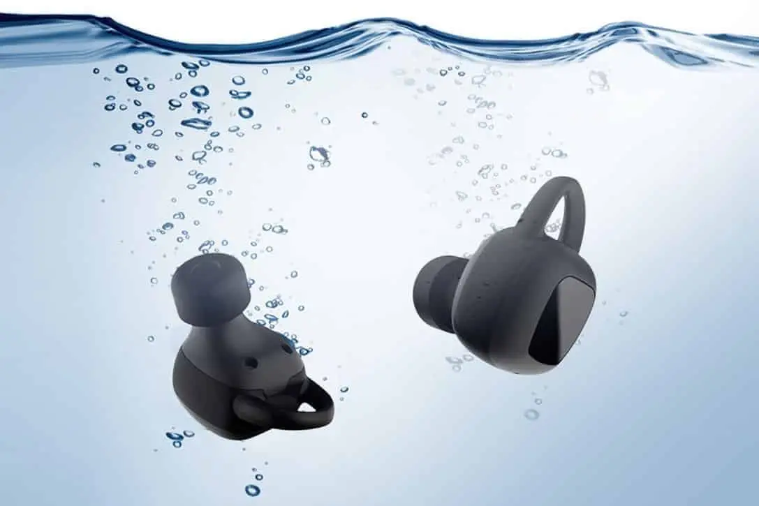 ARIA Waterproof Earbuds: solid performance above and... below water