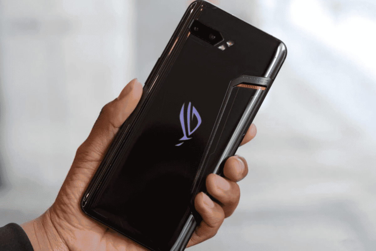 ASUS ROG Phone II gets Android 11 while newer phones get Android 12