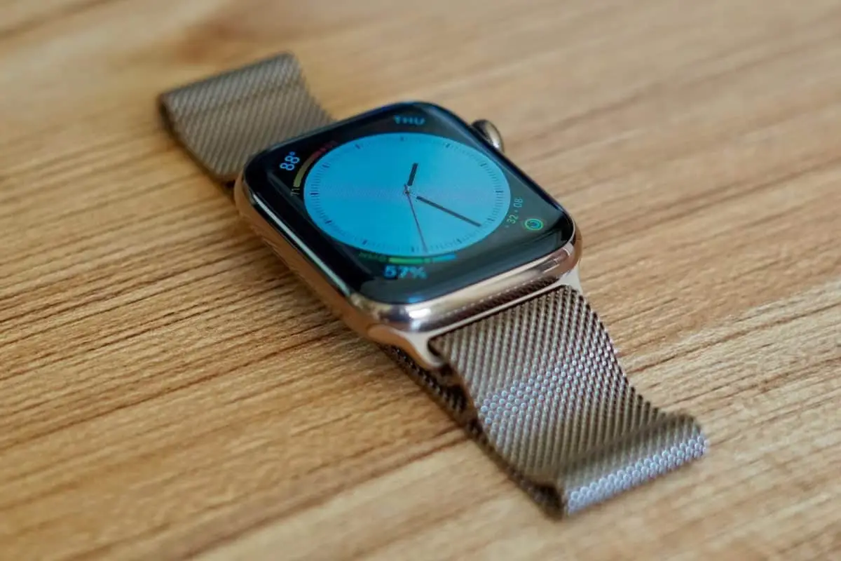 Analysts estimate that the newest Apple Watch costs just $ 136 to produce