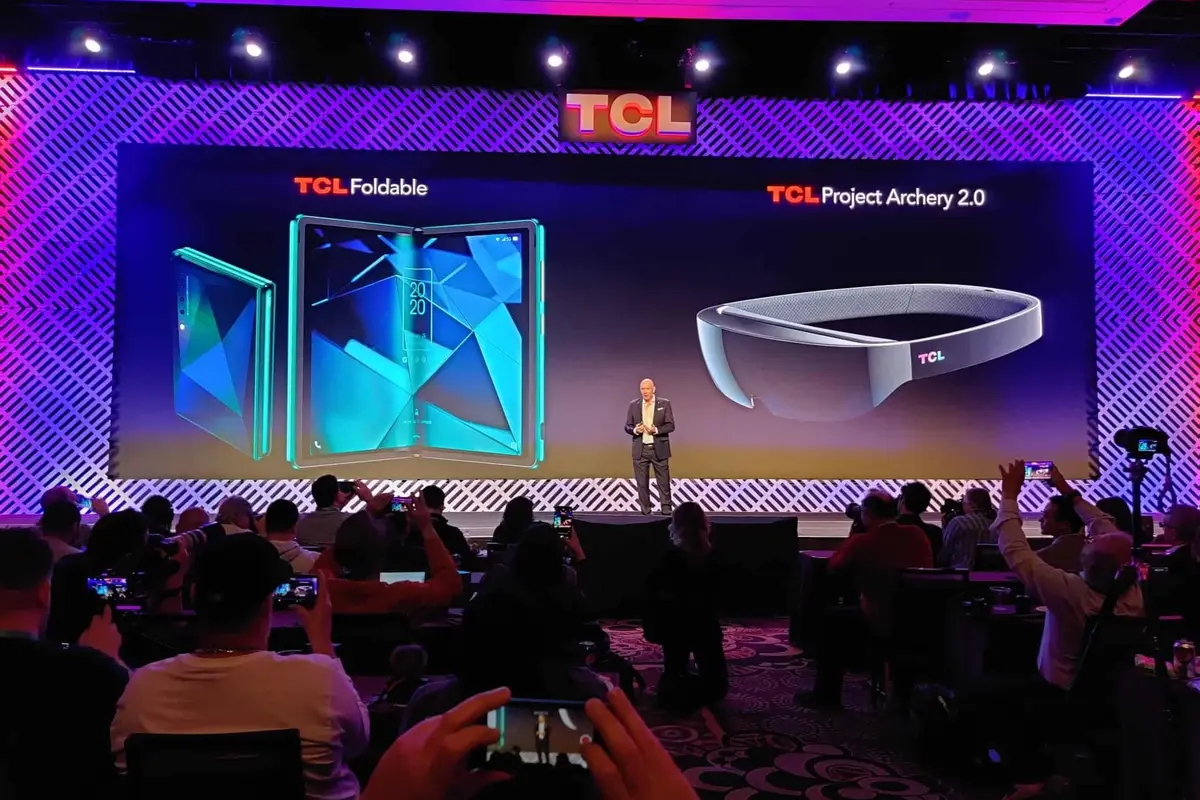 TCL Foldable Phone Unveiled at CES 2020, Packs a 7.2-inch Display