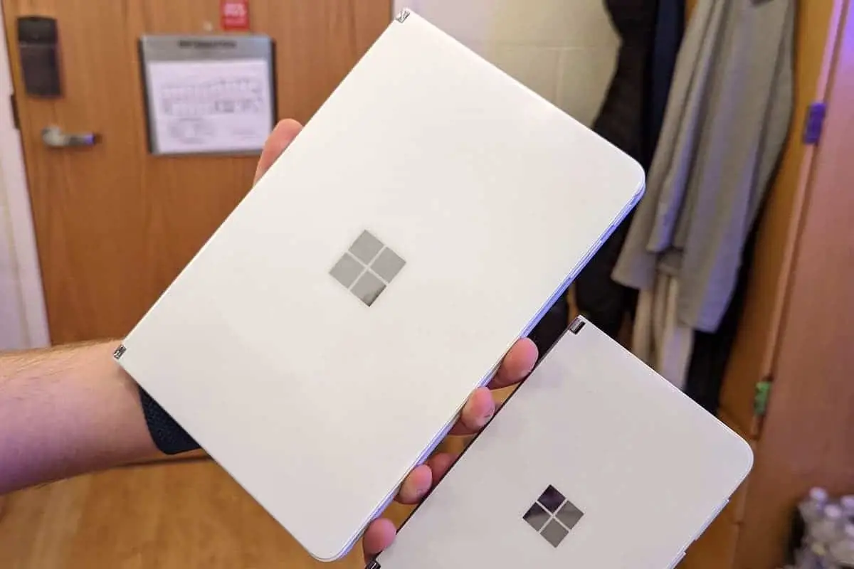 The first live photos of Microsoft Surface Neo with two screens appeared