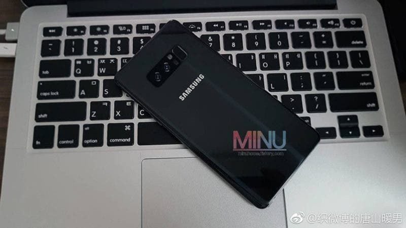 Samsung Galaxy Note 8 render leaks, features horizontal dual camera setup