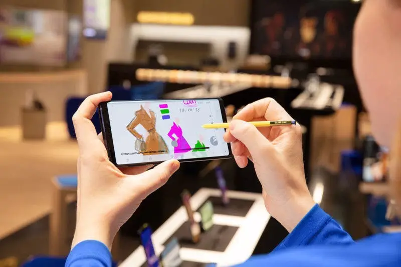 Samsung's New Patent Details Self-Regenerating Oleophobic Coating