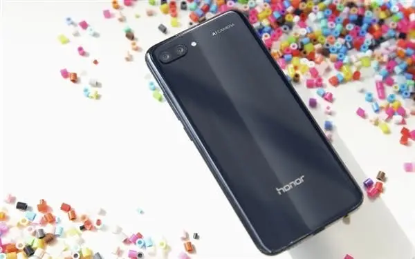 Huawei Honor 10 Sells Out Swiftly Across Europe