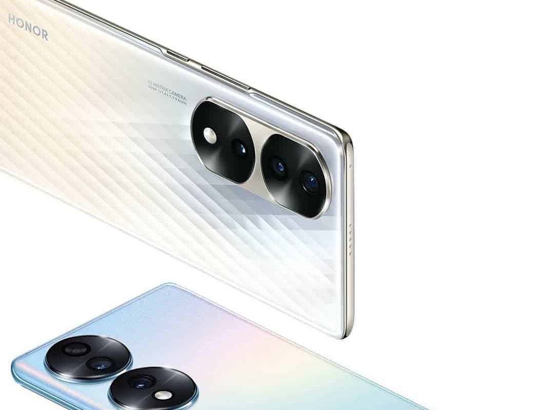 Promotional images of the Honor 70 and 70 Pro smartphones