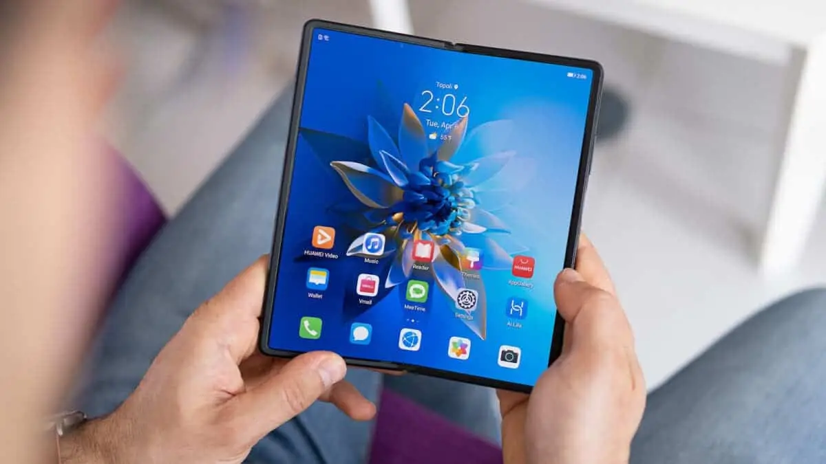 Magic Fold: The upcoming Honor foldable smartphone appears in renders