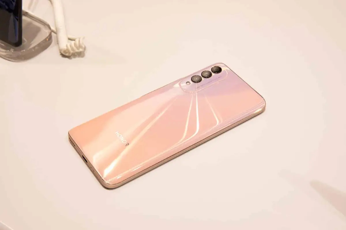 Honor X20 SE real images leaks with ultra-thin bezels