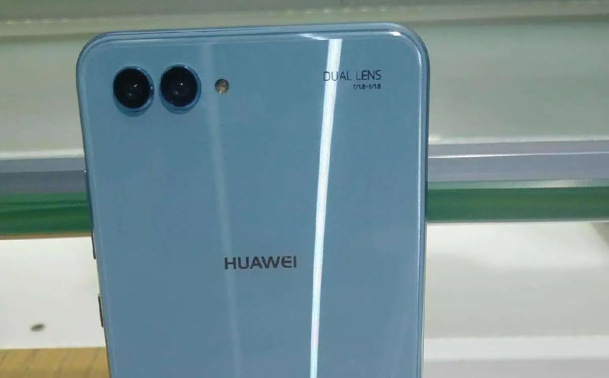 More Hands-on Images Of Huawei Nova 2s Surface Online