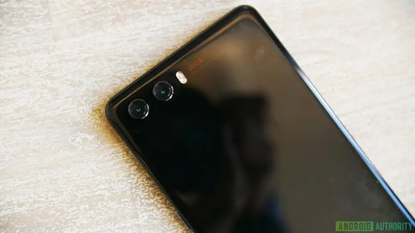 Huawei P20 prototype appears with dual rear camera and in-display fingerprint reader