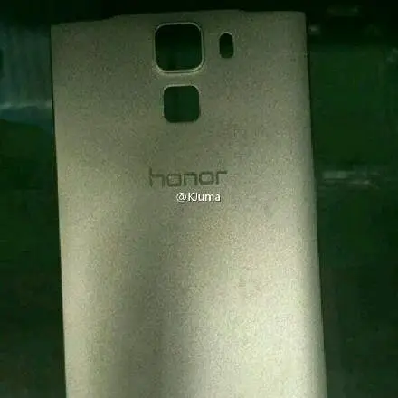 New pictures show off the Huawei Honor 7 back!