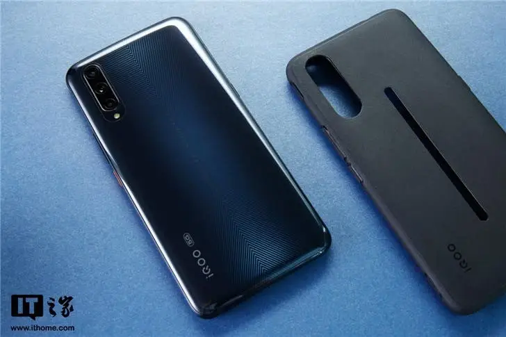 IDC releases its first sale performance report for 5G phones in China