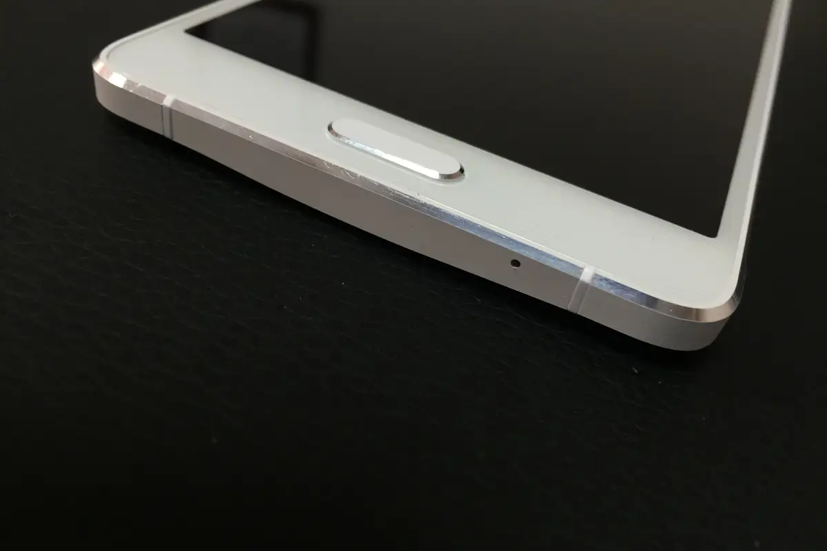 Mlais M4 Note real photos confirm metal chassis and Lollipop