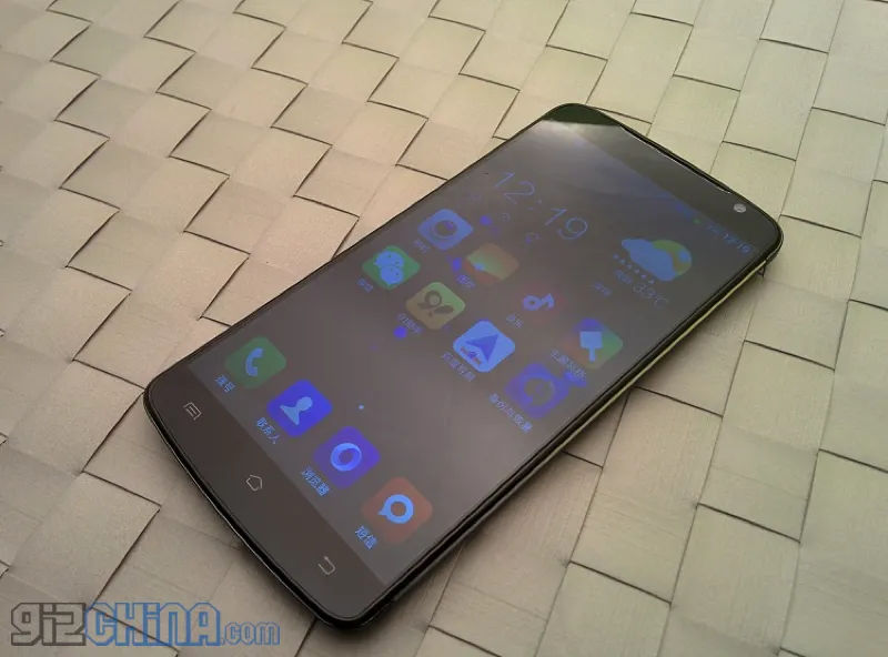 Spy: First real photos of the Wico C1 LG G3 wannabe