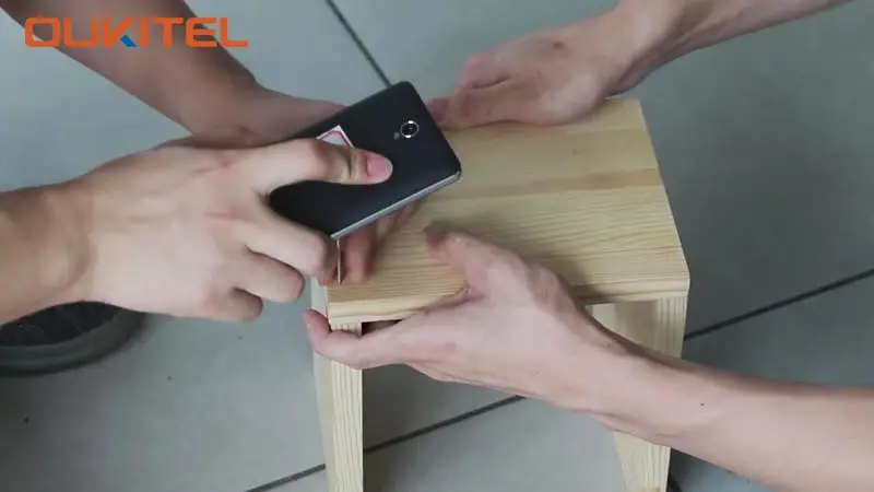 Hammering nails with Oukitel K4000 (2016)