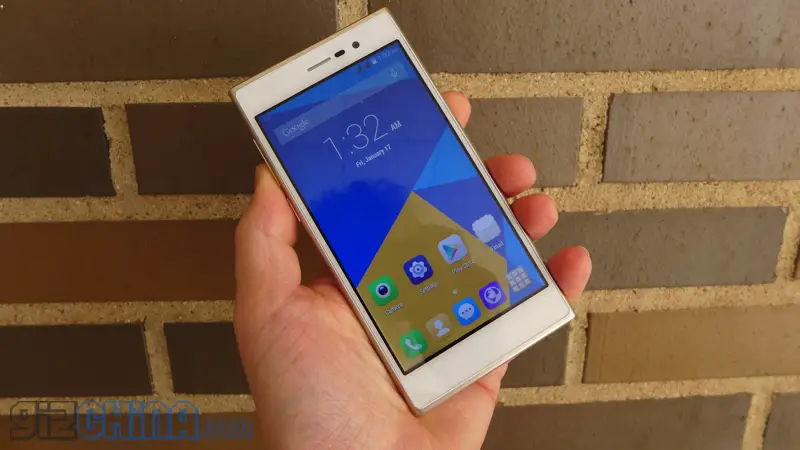 DOOGEE DG900 Turbo 2 Unboxing and hands on with Video