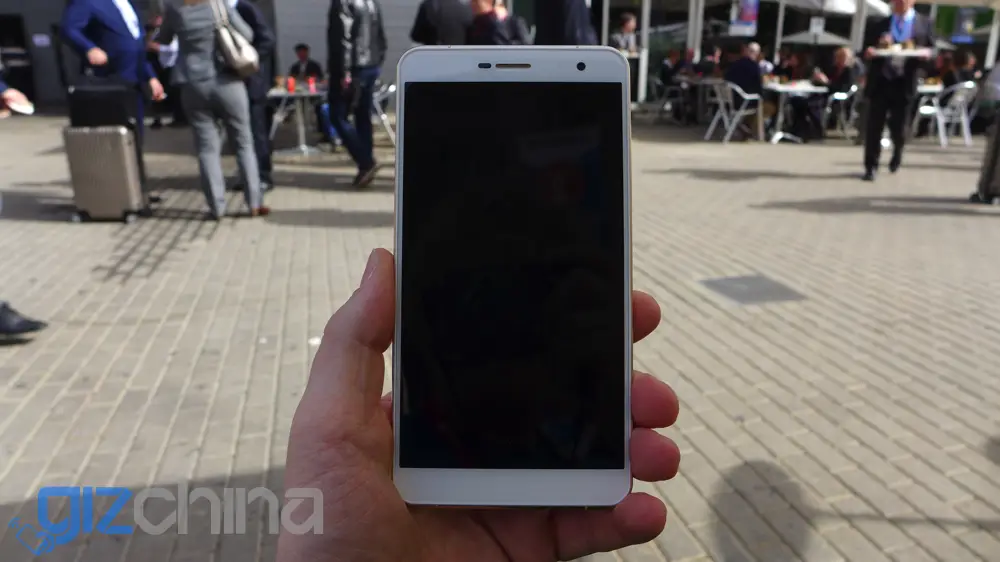 MWC 2016: Doogee F7 Helio X20 Flagship hands on first look