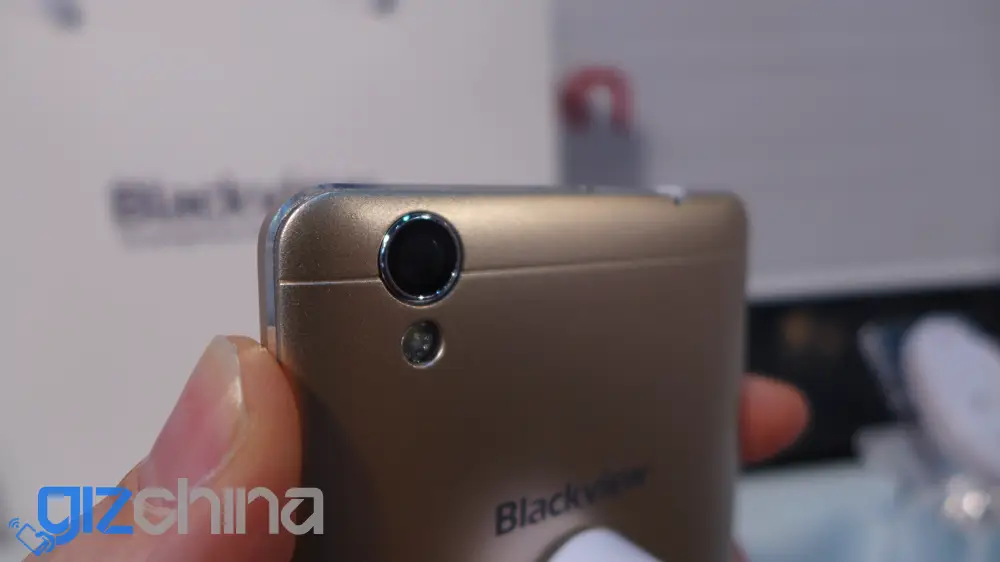 MWC 2016: Blackview A8 $43 phone with iPhone camera and R7 flagship