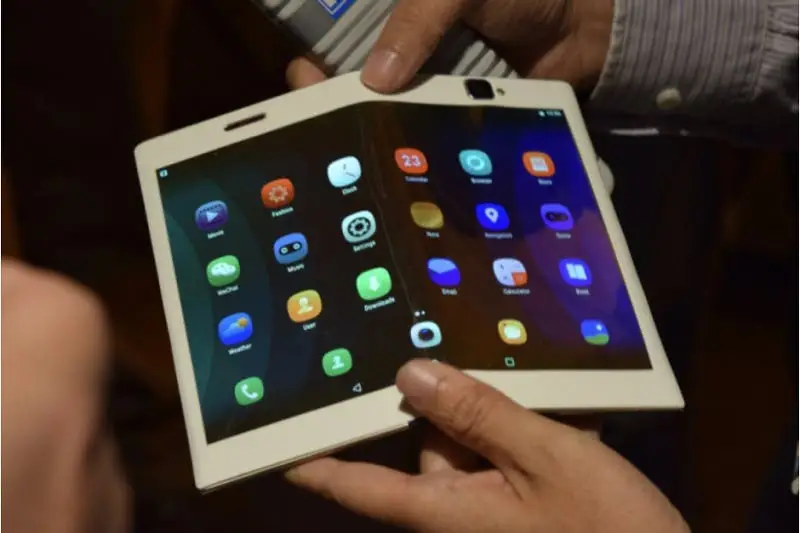 Lenovo could Launch a Foldable Phone in October