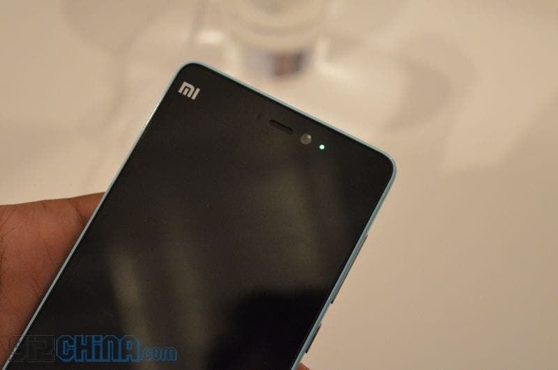 Watch: Hugo Barra tears through the compact Xiaomi Mi 4i