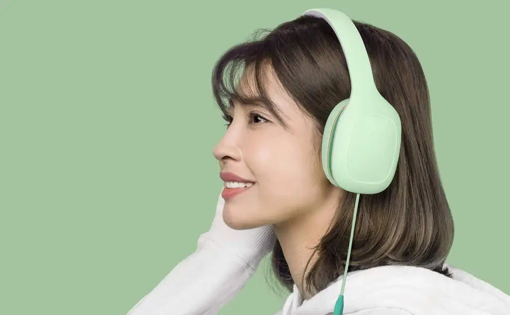 Xiaomi launches Orange/Mint Green variants of its Mi Headphones LE