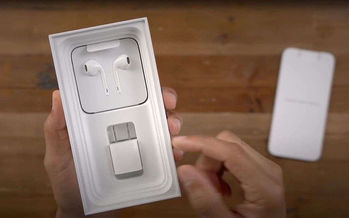 Brazil will fine Apple for not having a charger in the iPhone 13 package