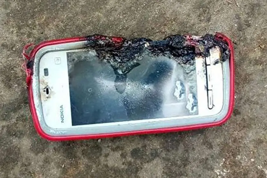 Nokia 5233 Explodes - Kills Teenage Girl